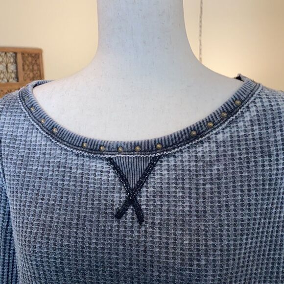WE THE FREE Grey Oversized Waffle Kint Long Sleeve Top S EUC - Picture 2 of 6